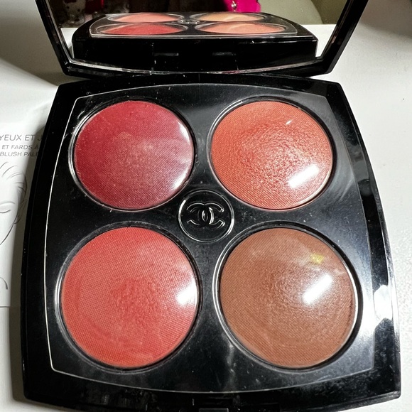 CHANEL Other - Chanel face quad ( face & eyes) EUC, Giant palette 🎨